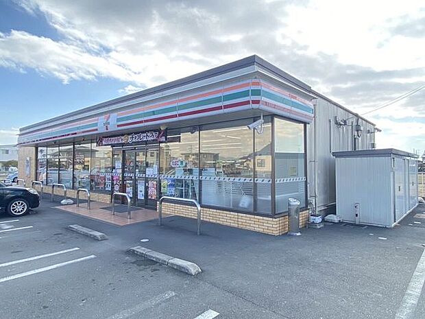 コンビニ セブンイレブン浜北美薗団地店 351m