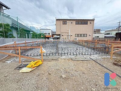 外観:基礎工事中♪現地確認をご希望の際はお問い合わせください! 外観:基礎工事中♪現地確認をご希望の際はお問い合わせください!