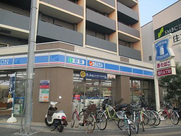 画像4:【コンビニエンスストア】ローソン　川西小花1丁目店まで896ｍ