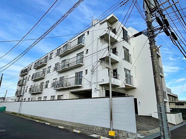 4階建の最上階角部屋のご案内です。