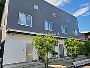 鶴川駅より徒歩14分 築7年4ヶ月 2階建の賃貸物件