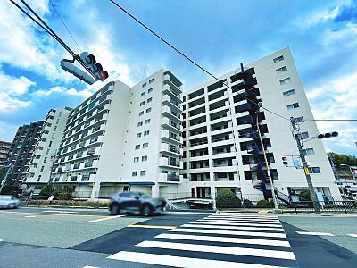 外観：延床面積99.37m2　4LDK