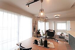 ステイツ枚方・長尾ヒルズ 4LDKのリビング/ダイニング
