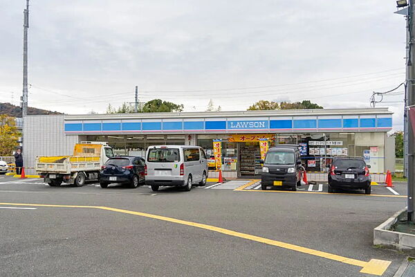 ローソン 交野倉治一丁目店（682m）