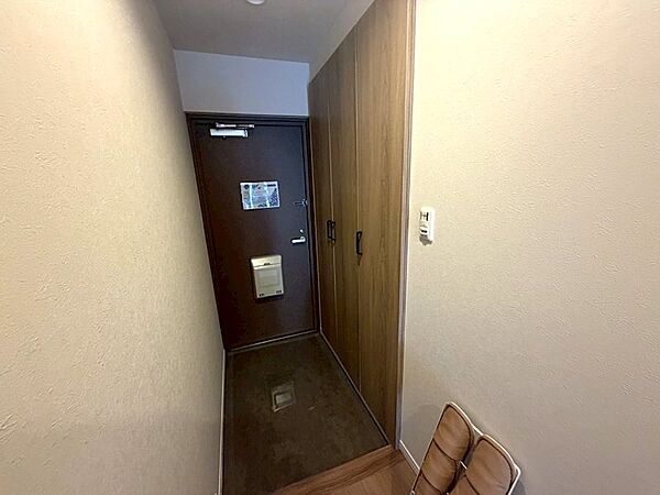 落ち着いた雰囲気の玄関ホール