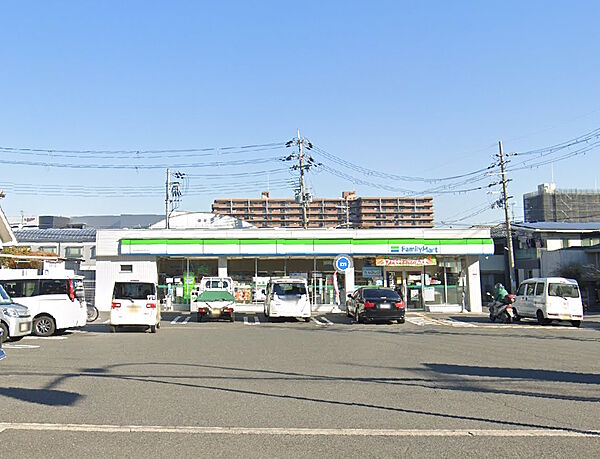 ファミリーマート 枚方長尾谷町店（572m）