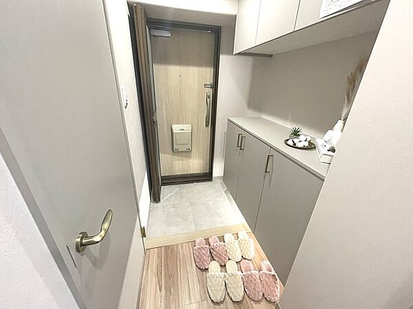 シューズボックスがあることで玄関をスッキリ保てます