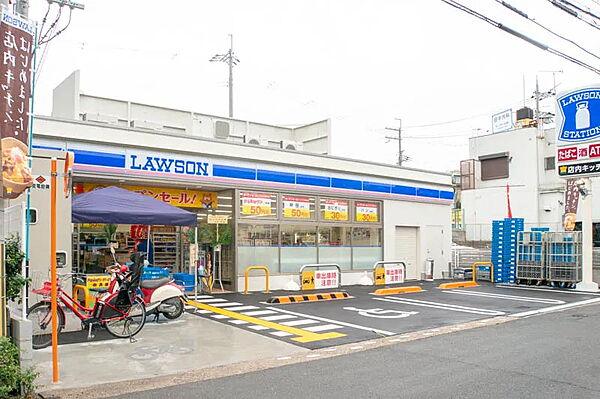 ローソン 新枚方岡東町店（546m）