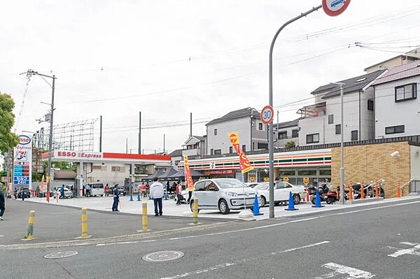 セブンイレブン 枚方バイパス店（921m）