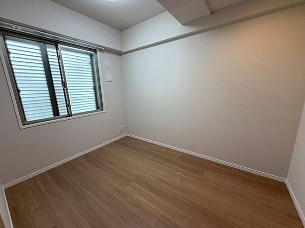 洋室5帖　お子様のお部屋にいかがでしょうか