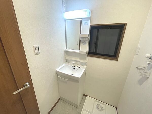 洗面化粧台新調