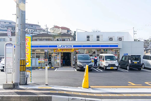 ローソン 枚方北中振一丁目店（602m）