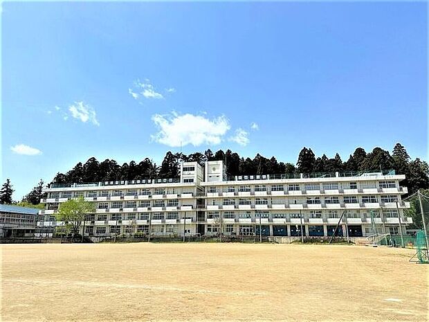 仙台市立第一中学校 690m