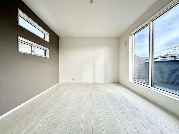 7.87帖の洋室です。アクセントクロスが高級感を演出♪