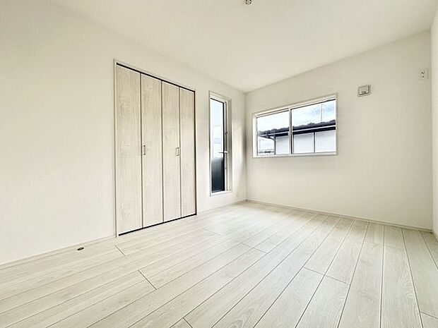 南向き6.0帖の洋室です。2階居室は全部屋6帖以上のゆとりある間取り♪