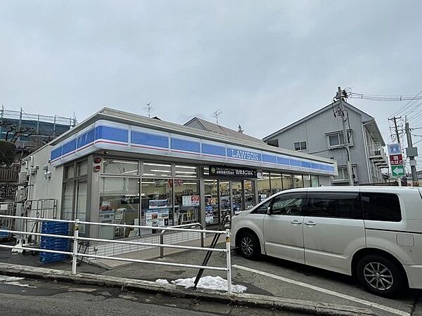 ローソン仙台国見一丁目店 370m