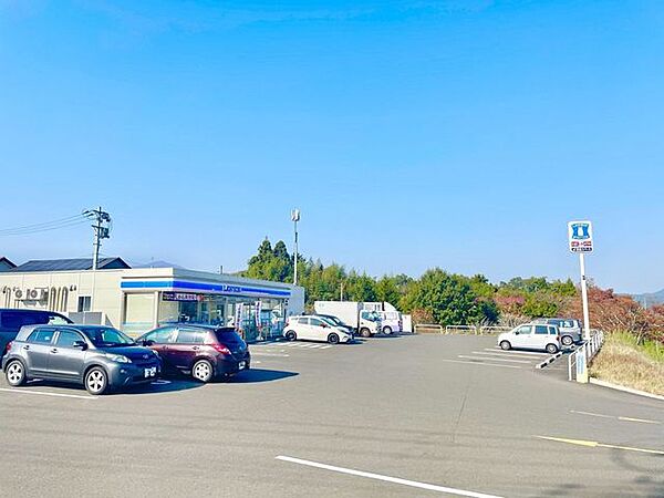 ローソン 仙台住吉台西四丁目店 752m