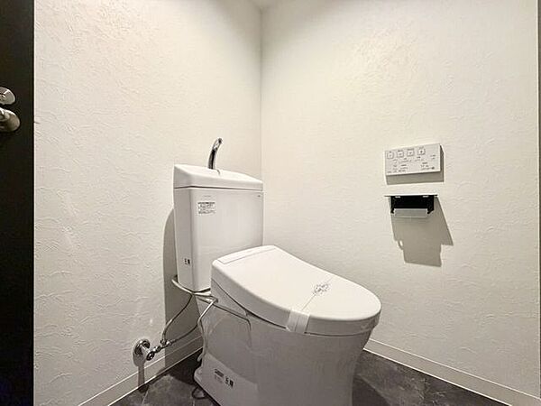 トイレも新品に交換済みです♪
