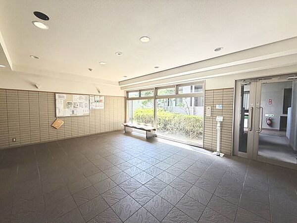 マンションのロビー部分になります。