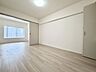 洋室：【即入居可】のお部屋です！お手続きが済み次第、すぐにお引越しが可能♪「早くこの家に住みたい！」というご家族の希望も叶えられ、すぐに快適な毎日が送れます！