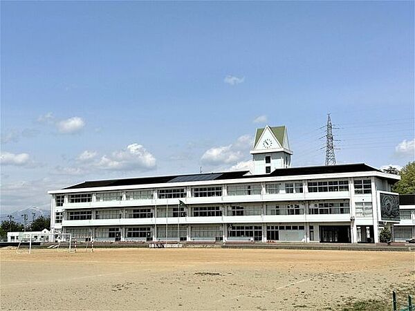 仙台市立南吉成中学校 837m