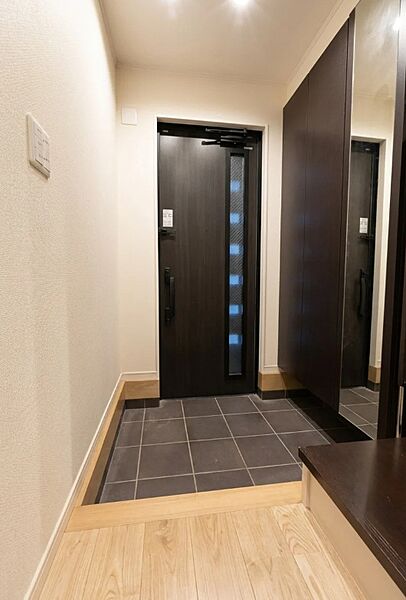 AIによる画像加工（家具等を除去）を行っています