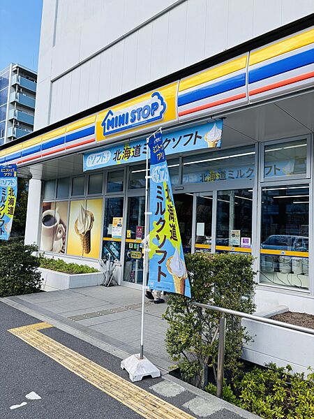 ミニストップ越中島通り店まで徒歩4分（300ｍ）
