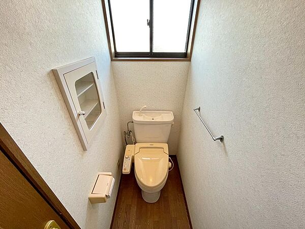 2階にもトイレがございます♪