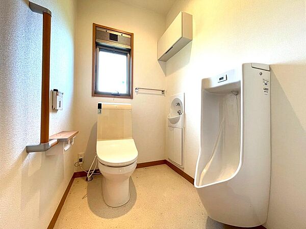 トイレは1階と2階にございます！