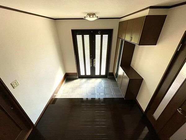 玄関を拡大表示
