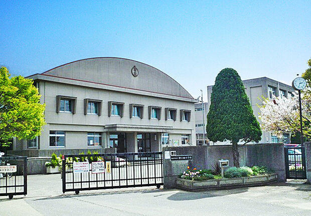 加古川市立野口南小学校まで約620m 　「こころ豊かにたくましく、自ら学び続ける南っ子の育成」　〜「笑顔の花咲く学校」をめざして〜を学校教育目標としています。