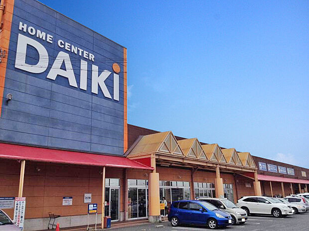 DCM稲美店まで約2880m 　営業時間：9：00〜20：00。駐車場完備。インテリア・ペットガーデニング・生活家電カメラ・AV機器 カー用品などを提供。