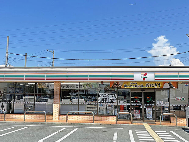 セブンイレブン加古川備後店まで約520m 　24時間営業。荷物も持ち込み発送、受け取り可能。マルチコピー、ATM。支払方法カード他多種。