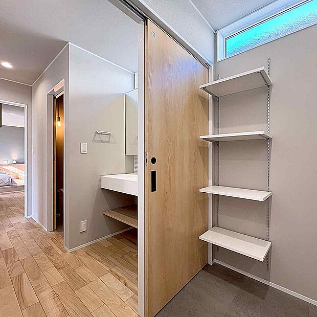 洗面とランドリーの繋がり セパレート仕様です