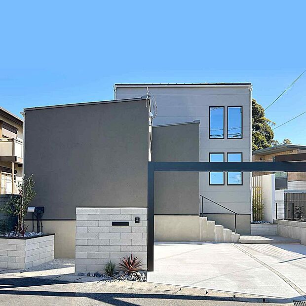 外壁と外構の調和を目指し、誰にでも自慢のできる外観を目指しました。