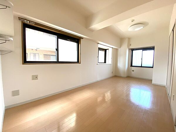 apartment 栃木県小山市駅東通り２丁目26-22
地図を見る