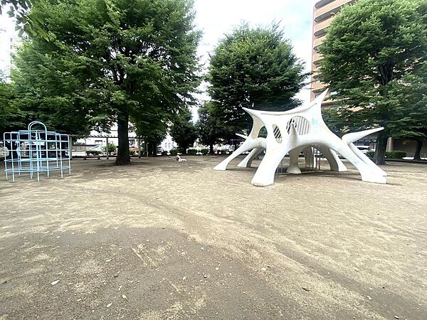 公園まで徒歩約1分