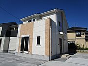 郡山駅よりバス17分 徒歩2分 築3年4ヶ月の賃貸物件