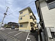 郡山駅よりバス1分 徒歩2分 築37年8ヶ月 3階建の賃貸物件