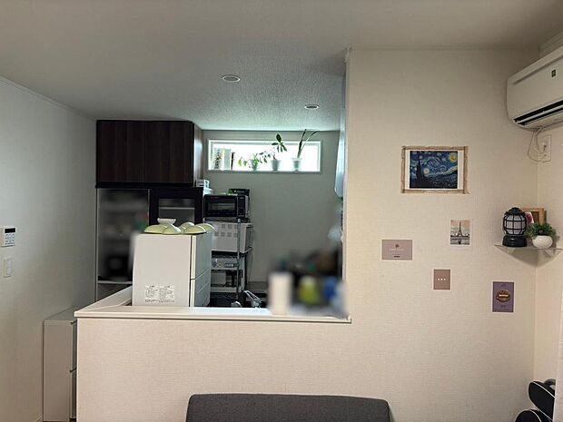 対面式キッチンですのでお料理しながらお部屋が見渡せますね。