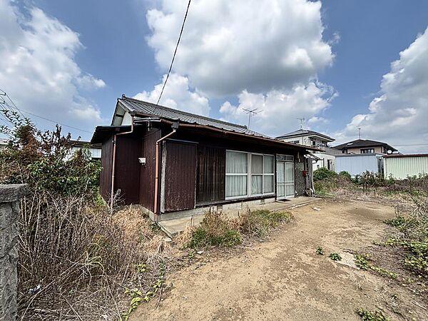 現況古家あり。解体撤去後に引き渡しします。