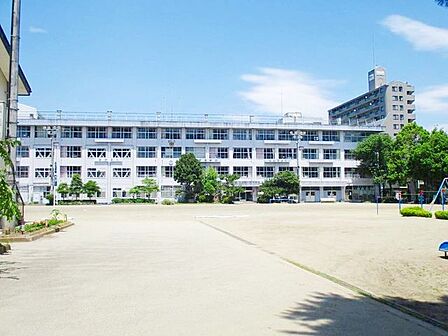 仙台市立立町小学校 徒歩3分。 220m