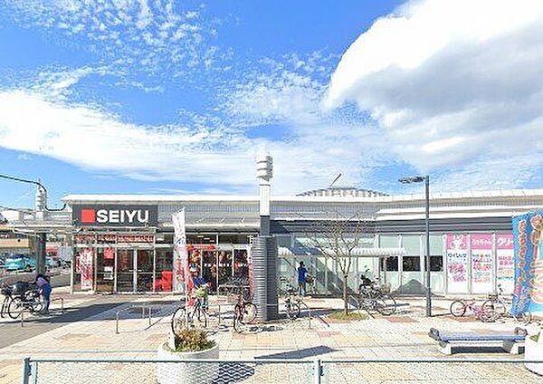 西友木町店 徒歩10分。 700m