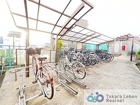 駐輪場は1台1台をきれいに止められる仕様なので、常にきれいさを保っています。