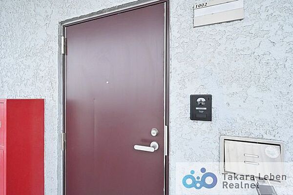 落ち着いた雰囲気の玄関は大切なお客様を迎えるのに最適です。