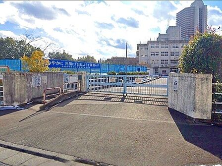 仙台市立茂庭台小学校 徒歩8分。 600m