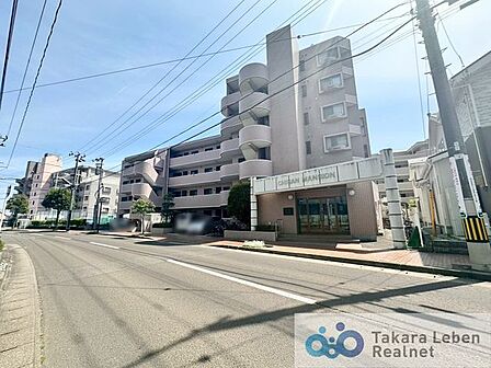 地下鉄南北線「富沢」駅徒歩10分の立地です。周辺にはスーパーが徒歩圏内にありお買い物にも便利です。