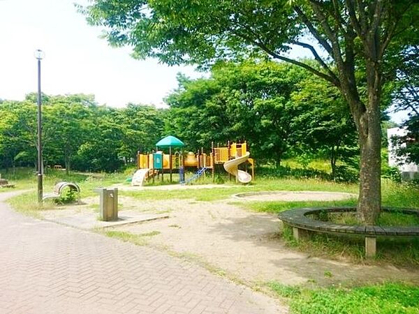 桂中央公園 徒歩3分。 210m