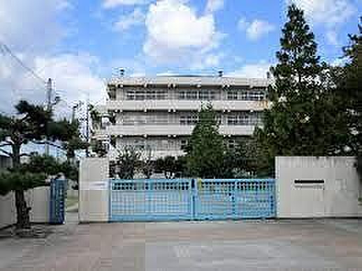 仙台市立郡山中学校 徒歩16分。 1250m
