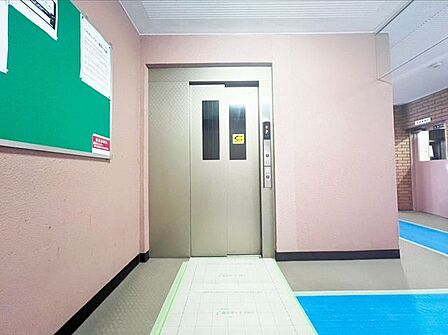 防犯性のある窓付きエレベーター